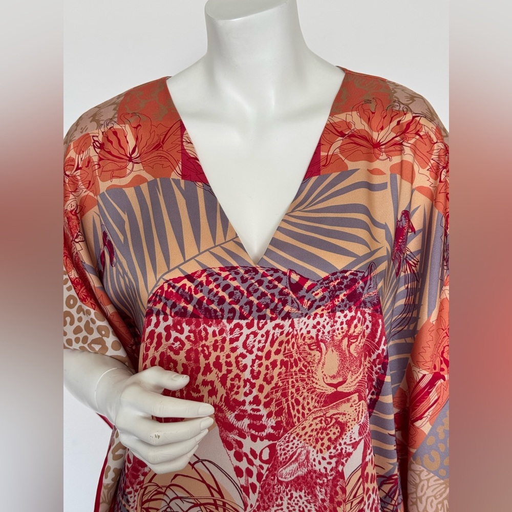 Elegant Animal Print short kaftan, mixed silk, V-neck, size S. - Picture 2 of 8